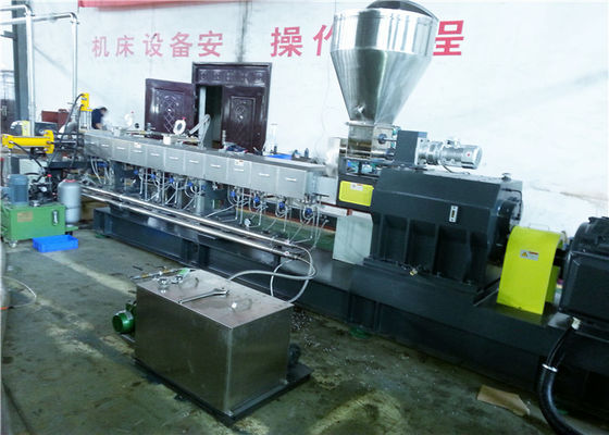 China Double Screw Plastic Extruder Machine With Output 500kg/hr High Efficiency supplier