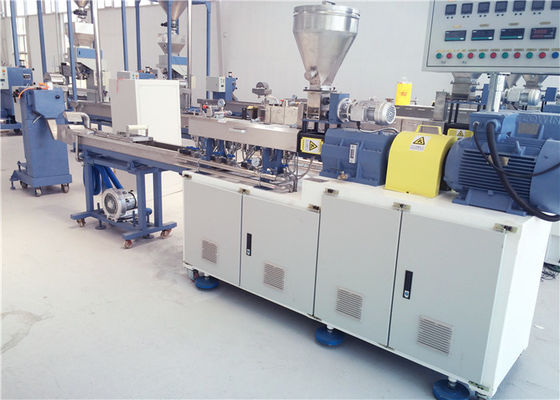 China Double Screw Lab Scale Extruder Machine With Output 5-10kg/hr Highly Efficient supplier