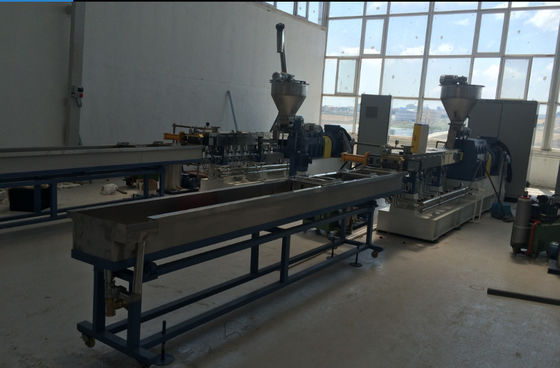 China Dual / Double / Twin Screw Extruder For Plastic Granulation Making supplier
